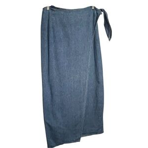 Vtg Vintage Blue Denim Wrap Skirt in size Medium